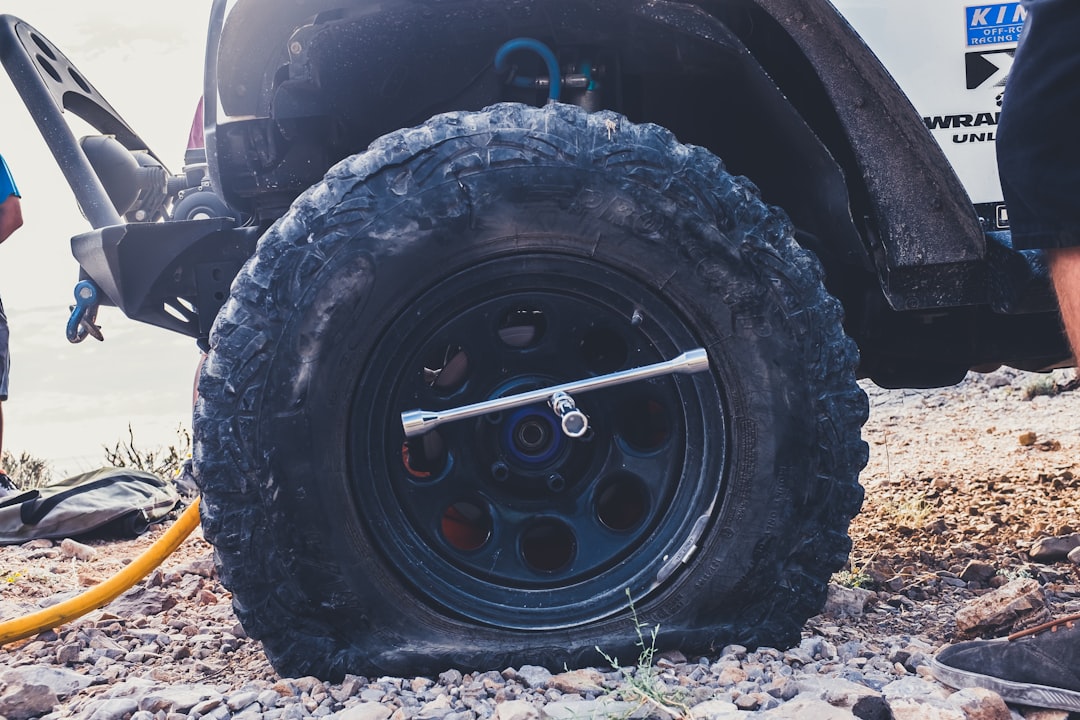 Best Portable Air Compressors Under $100 for 31–33 Inch Overland Tires